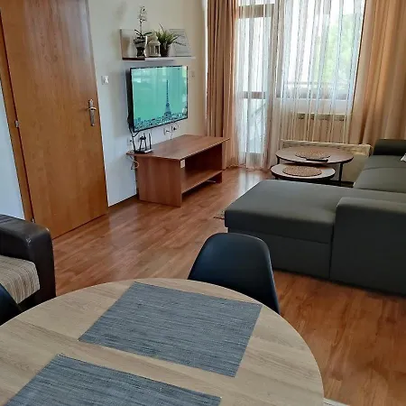 Family 2 Bed In 公寓